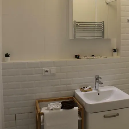 Apartment Adam