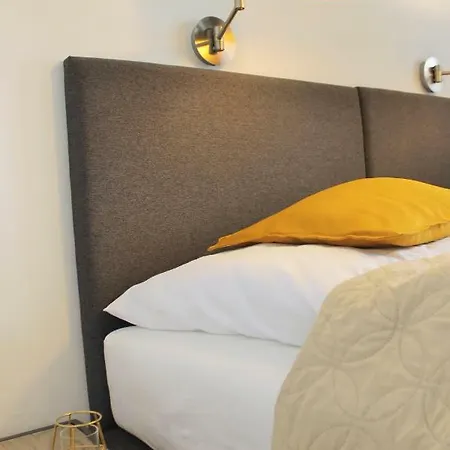 Adam Apartment *